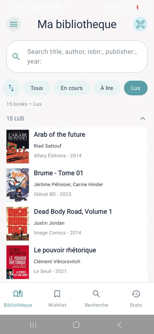 La bibliothèque en liste : le champ de recherche par titre, auteur, ISBN, éditeur ou année ; les filtres Tous, En cours, À lire, Lus ; quatre livres avec leur auteur, leur éditeur et leur année.